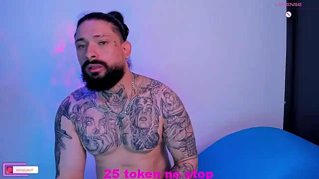 Snapshot of 1ammyryan chatting on October 6, 3:01 am 1ammyryan online show from October 6, 3:01 am