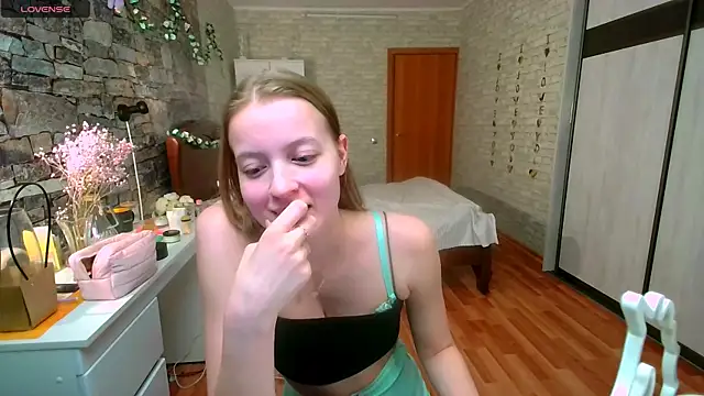   Aphrodita  wow   online show from March 14, 4:08 pm