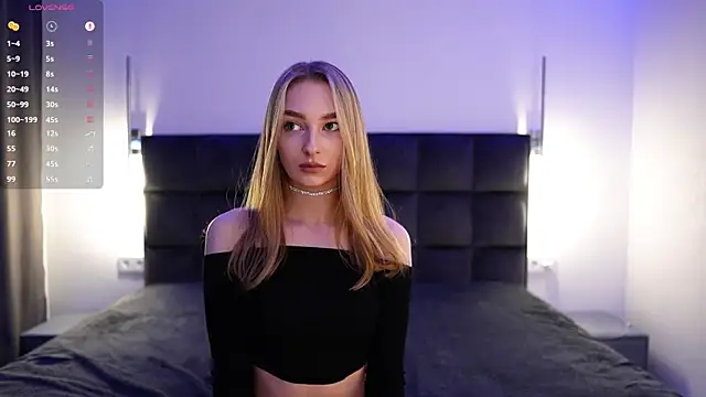 NotElis online show from April 25, 5:10 pm