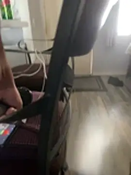 ft2022W online show from April 26, 6:16 pm