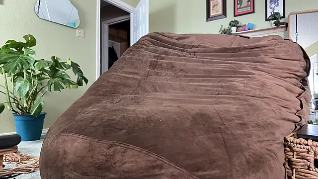 Linzy 19 online show from February 4, 6:33 pm