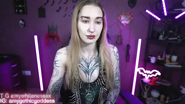 amywhitenessxx online show from June 2, 3:35 pm
