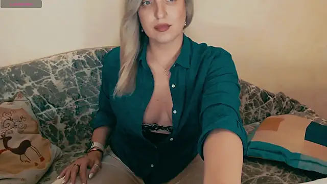 ElysonLang online show from July 31, 7:37 pm