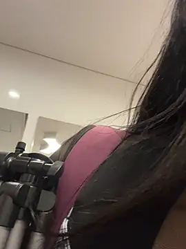 ambar-adaams online show from June 11, 12:32 am