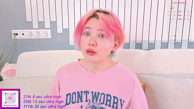   KawaiiYuki   online show from October 13, 7:00 am