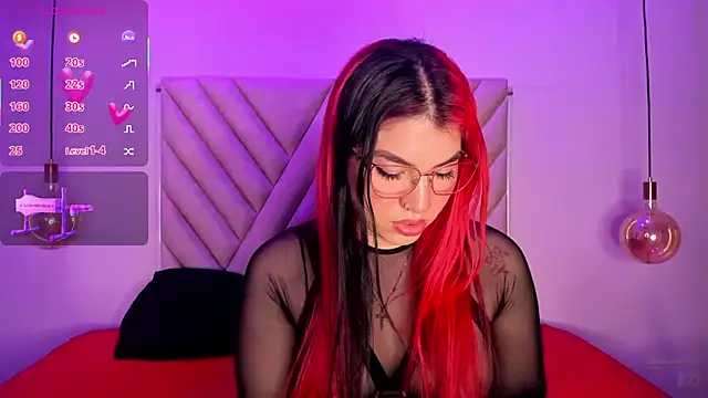 EmmaSwift  online show from October 23, 1:22 am