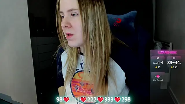 Olivia Munk online show from March 10, 4:05 am