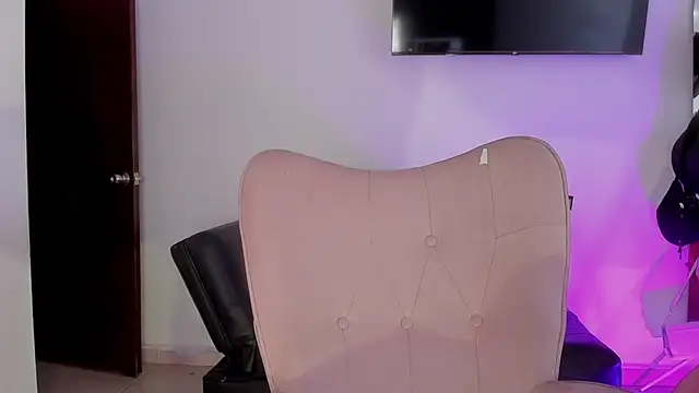 Snapshot of selene_king2 chatting on September 25, 4:06 pm selene king2 online show from September 25, 4:06 pm