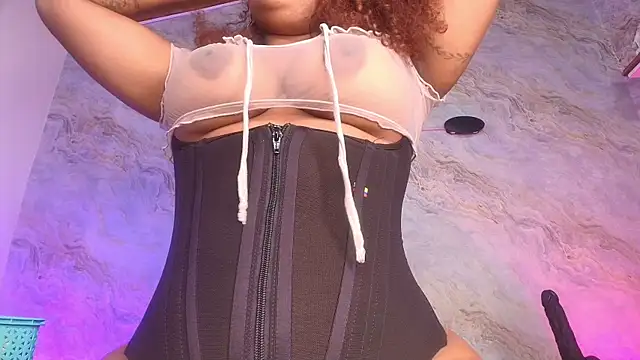 jones maddy  online show from October 30, 12:06 pm