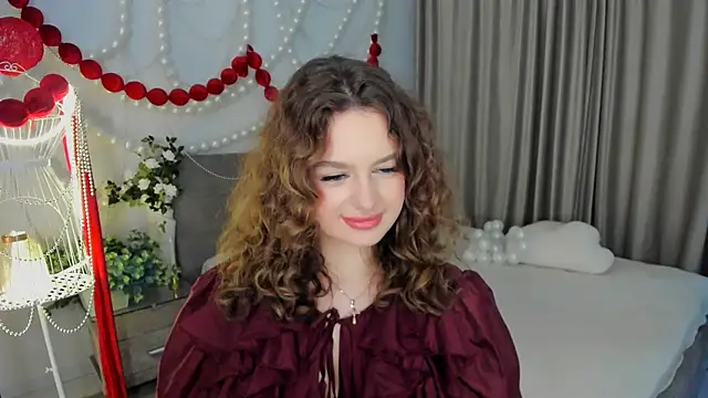 MiracleCurly online show from March 29, 10:03 am