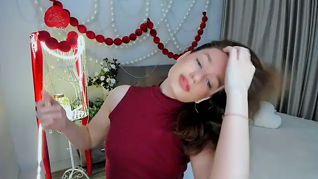 MiracleCurly online show from April 12, 10:29 am