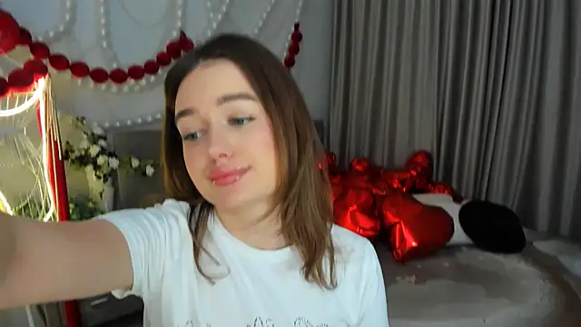 MiracleCurly online show from February 27, 7:35 pm