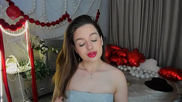 MiracleCurly online show from March 10, 7:29 pm