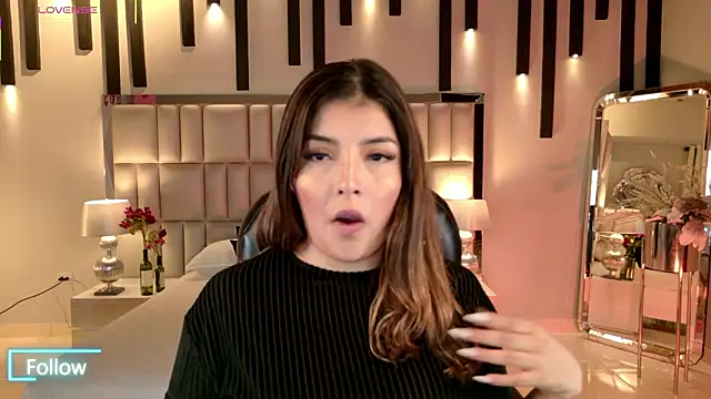 LisaMonroe  online show from February 15, 8:52 pm