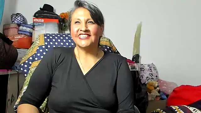 merlyna goldens online show from May 16, 7:22 am