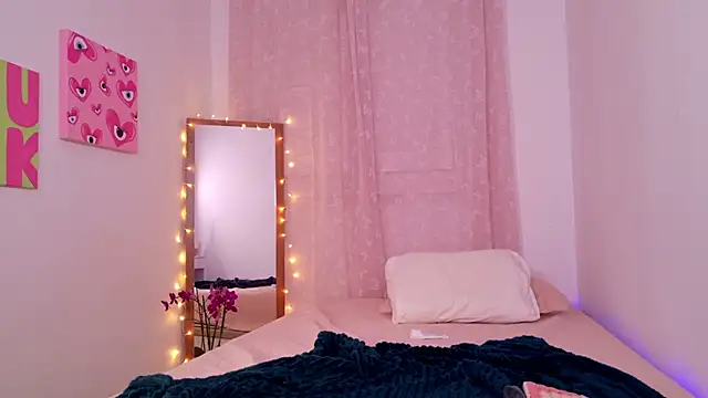 Mar 333 online show from December 5, 1:23 pm