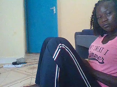 Snapshot of prettychic5 chatting on October 12, 12:40 pm prettychic5 online show from October 12, 12:40 pm