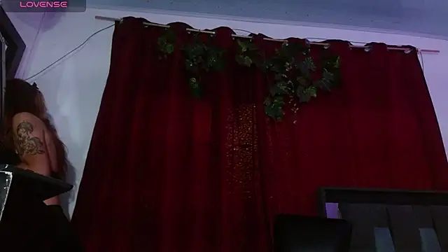 DULCE ZOE online show from February 10, 4:04 am