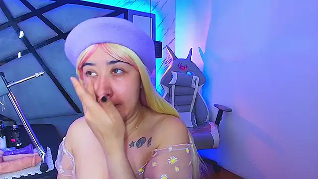 sayumi dirty online show from April 8, 7:05 pm